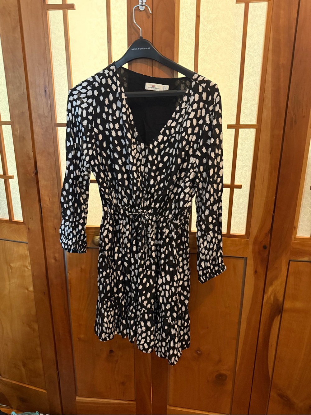 Vineyard Vines Black and White Long Sleeve V-Neck Dress
